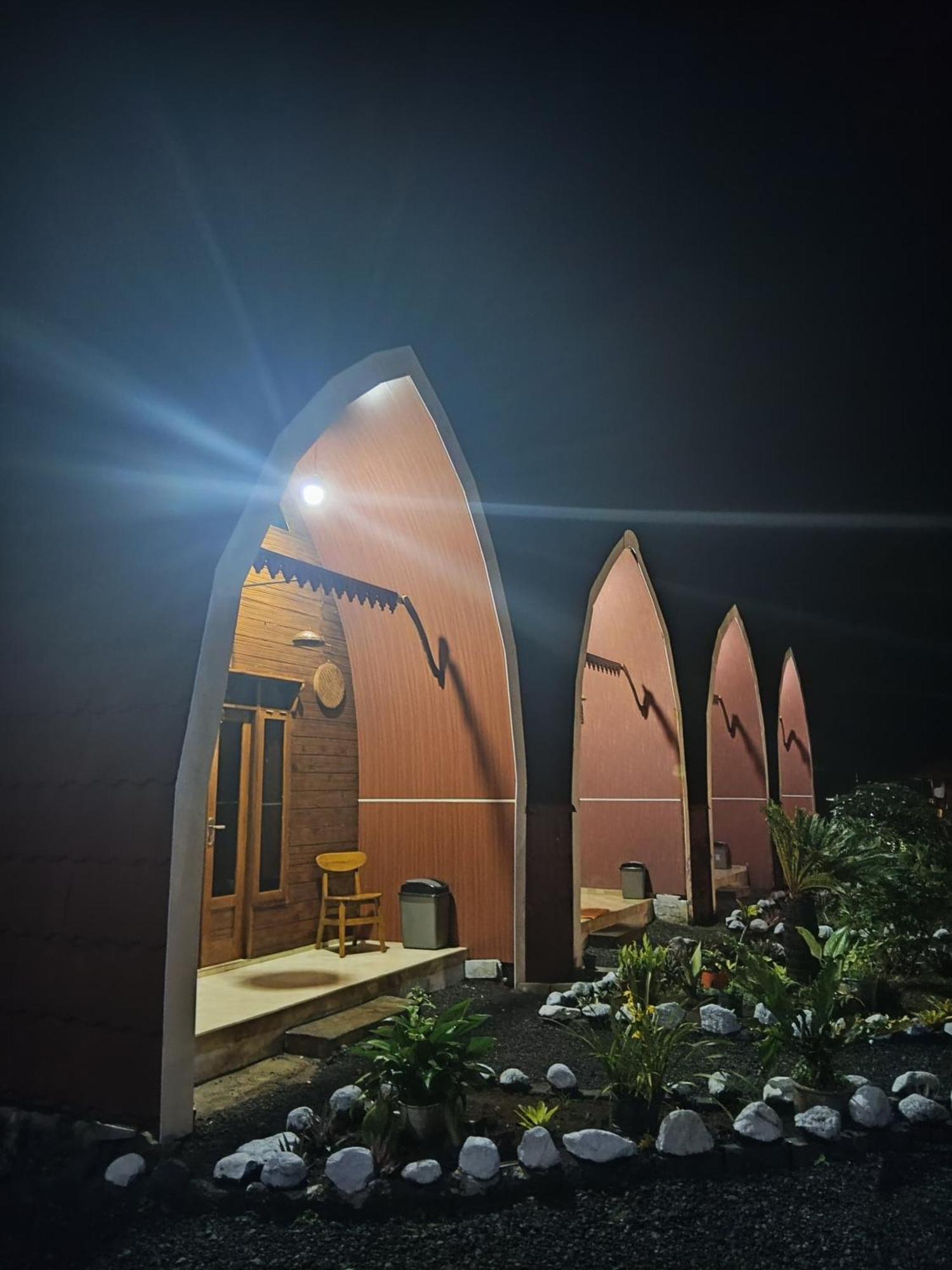 Indah Damai Cottages Sidomukti Extérieur photo