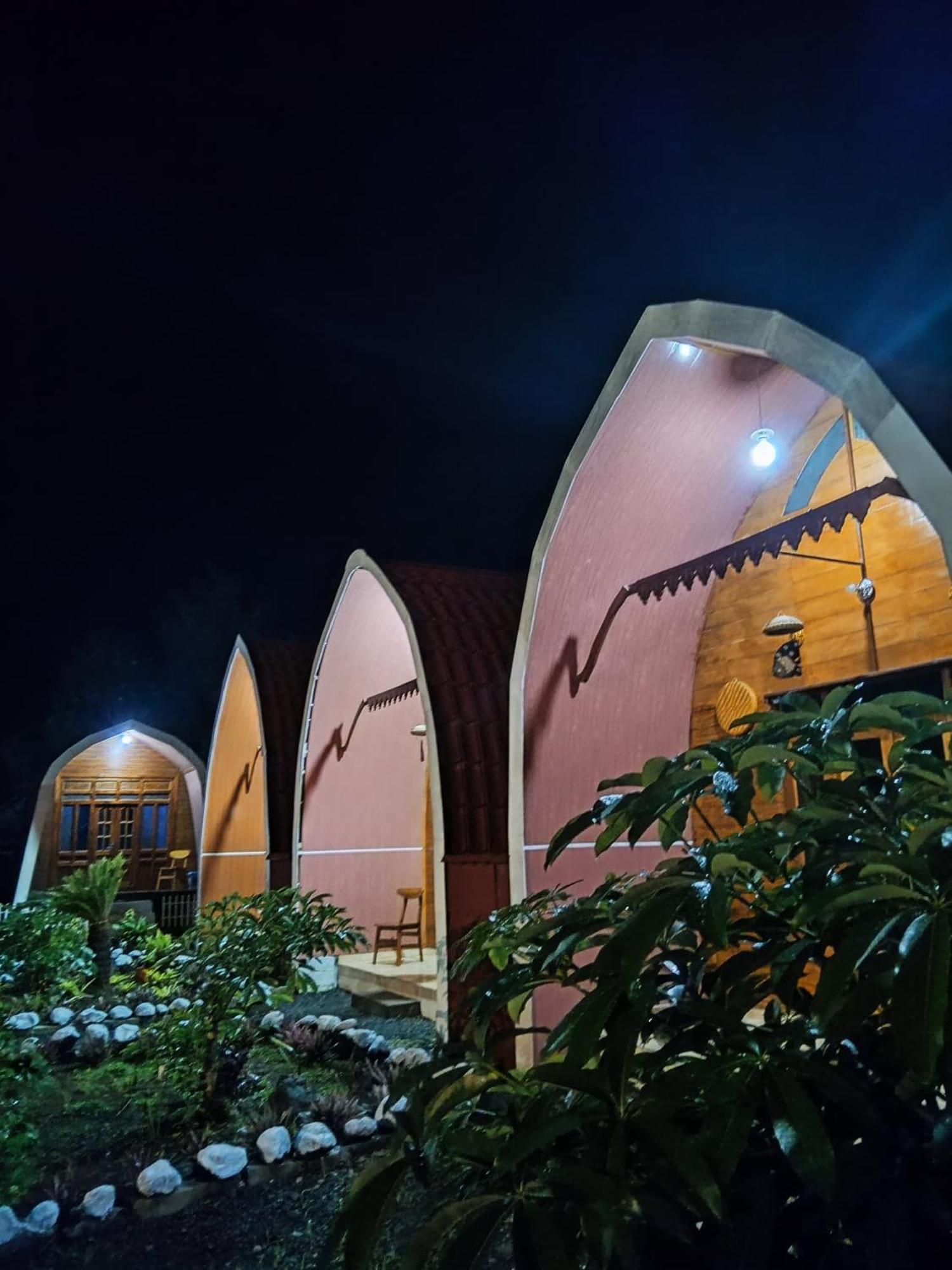 Indah Damai Cottages Sidomukti Extérieur photo