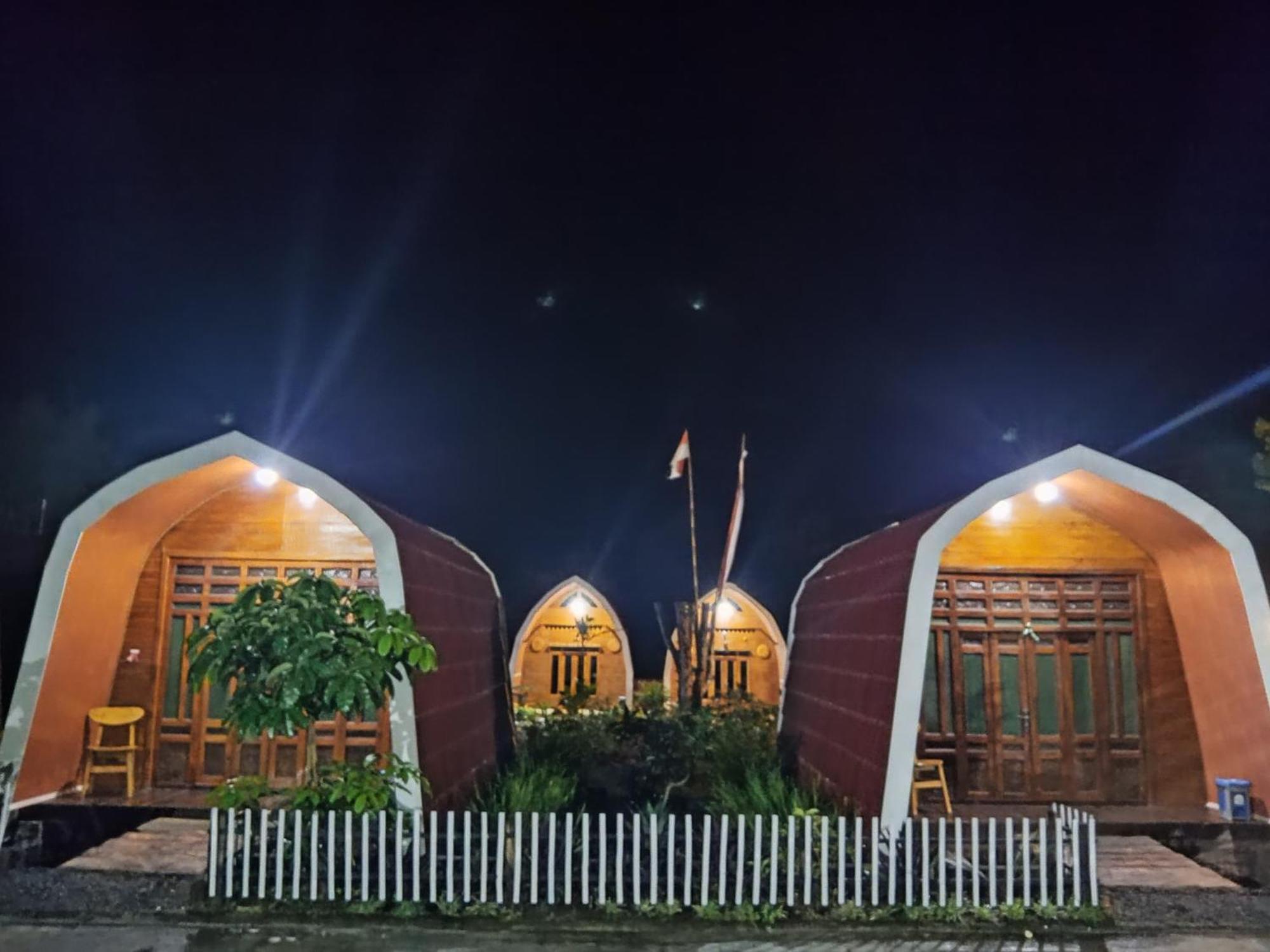 Indah Damai Cottages Sidomukti Extérieur photo