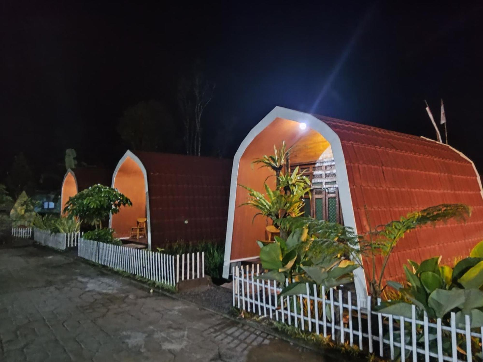 Indah Damai Cottages Sidomukti Extérieur photo