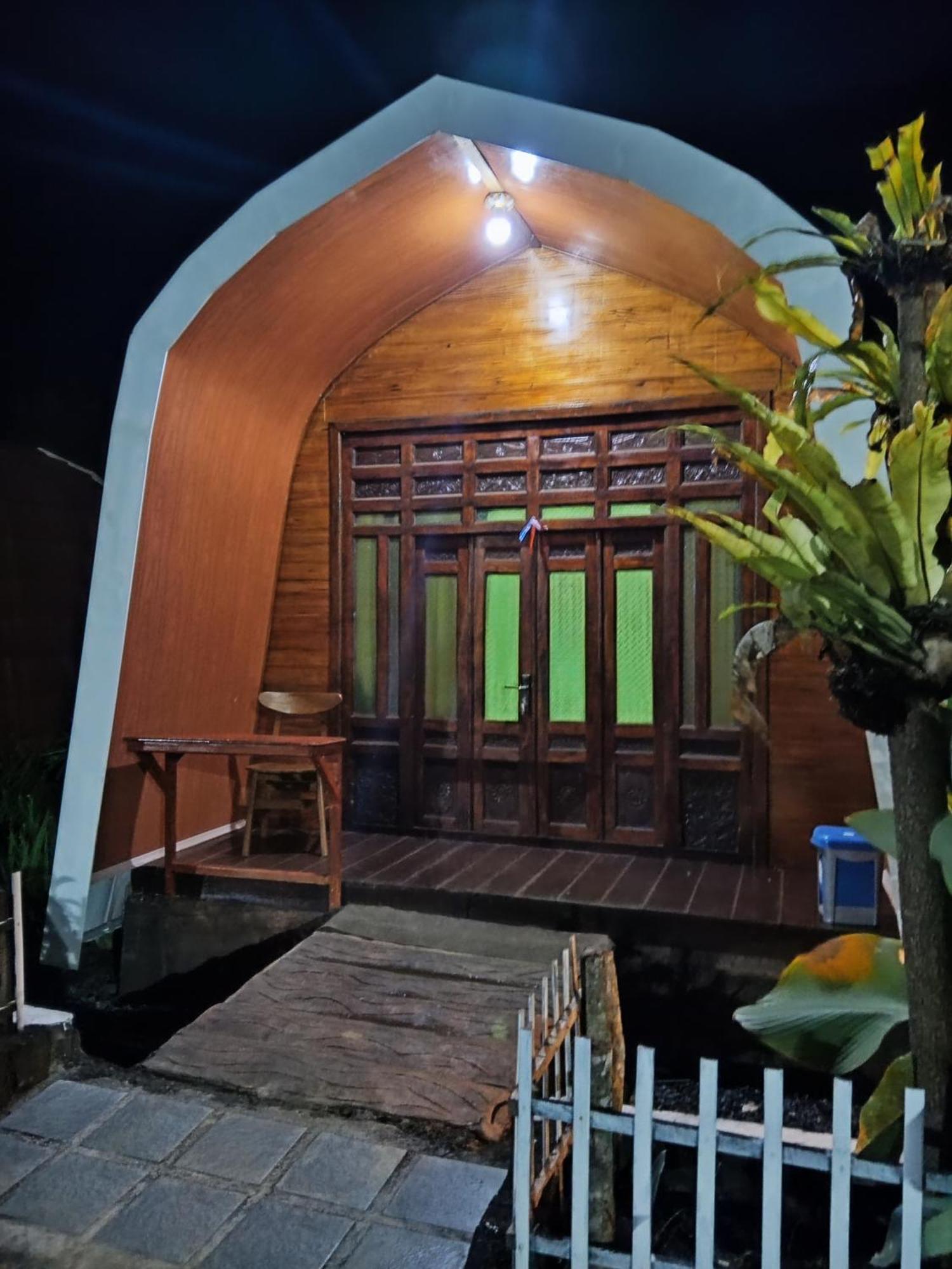 Indah Damai Cottages Sidomukti Extérieur photo